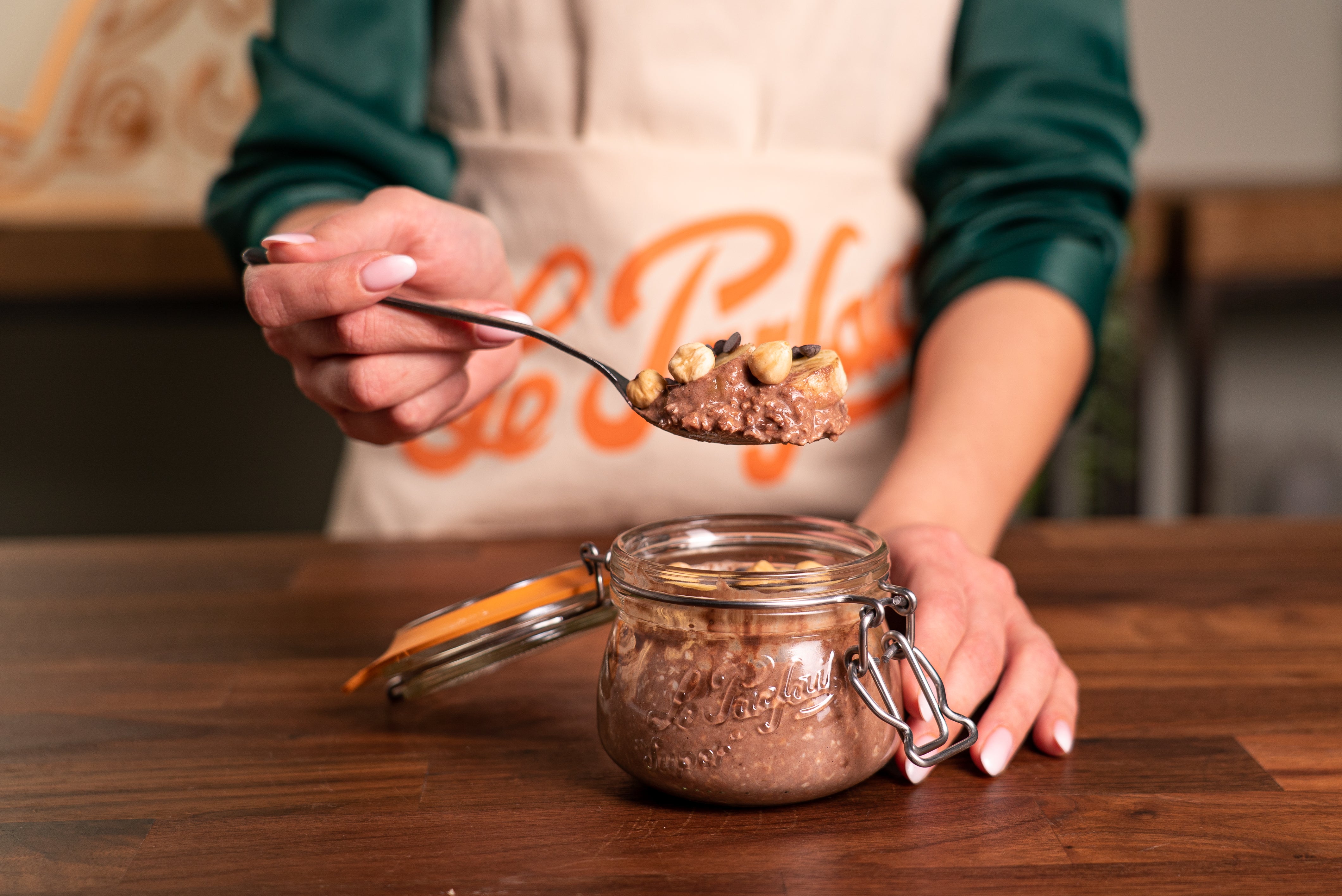 "Overnight" porridge au chocolat, noisettes & banane