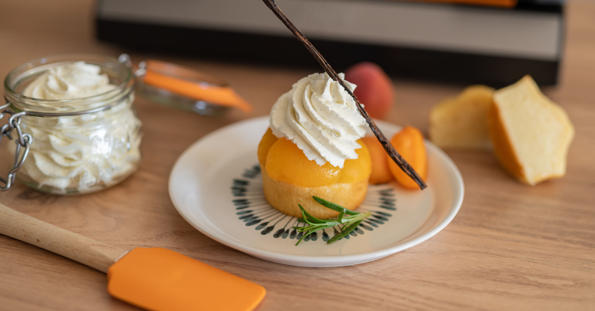 Médaillons d’abricots au romarin en cuisson sous vide